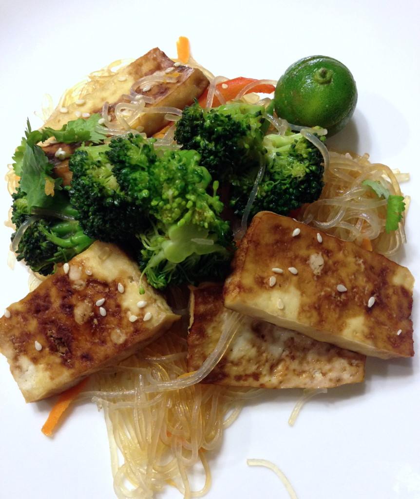 Rice noodles with tofu & broccoli