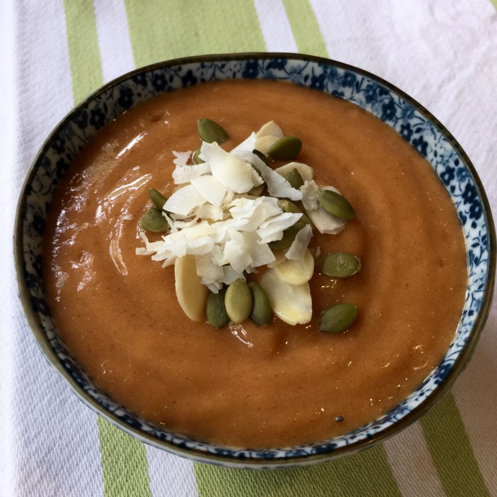 Papaya & carrot smoothie bowl