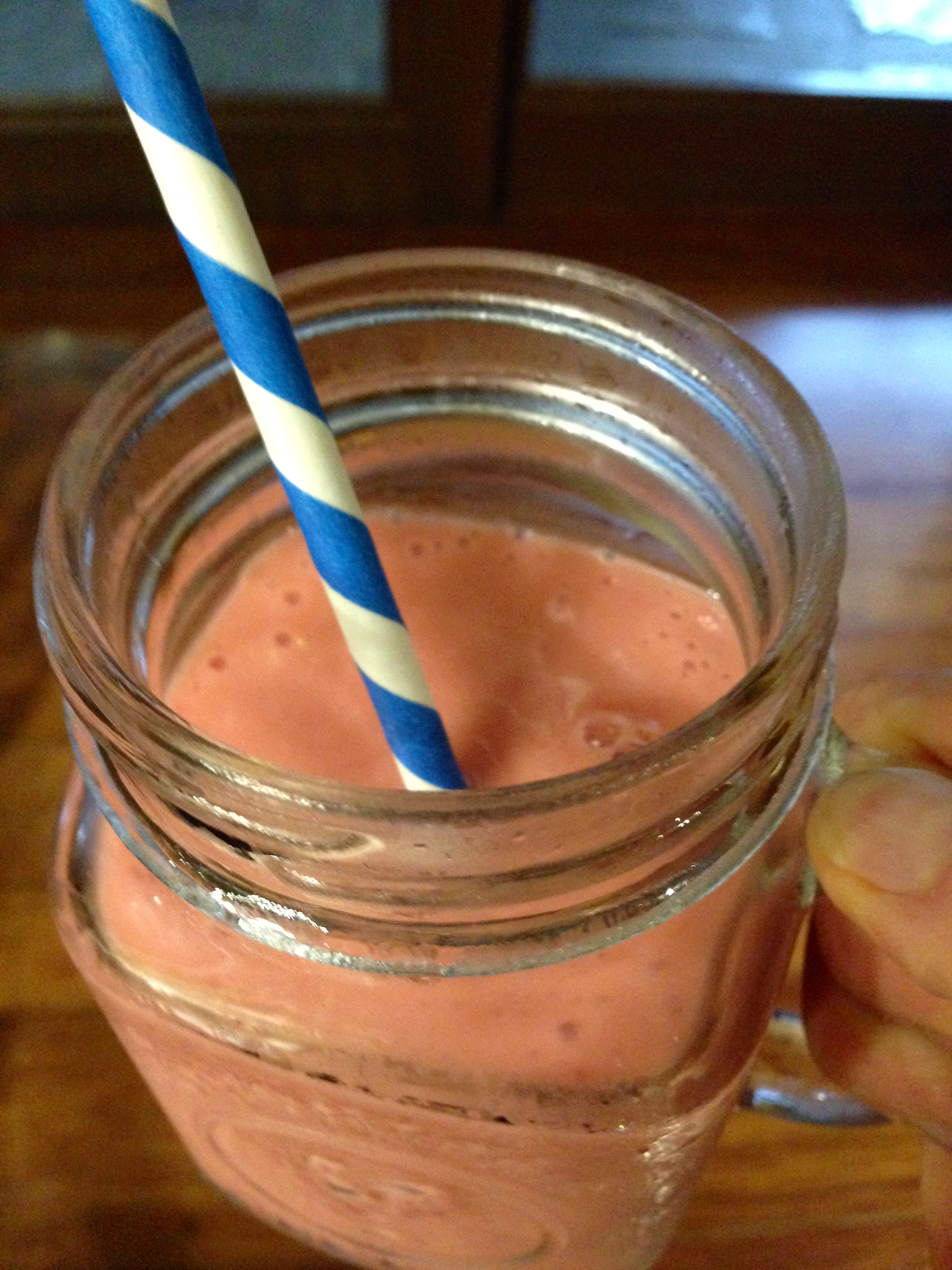 Pink smoothie (beetroot & mango)