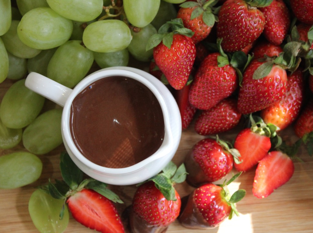 5-ingredient Vegan Fudge Sauce