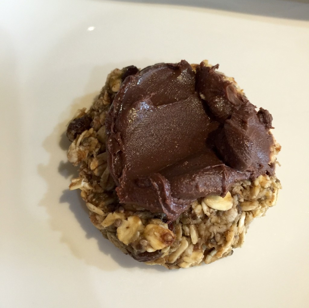 Banana oat cookie with chocolate peanut butter