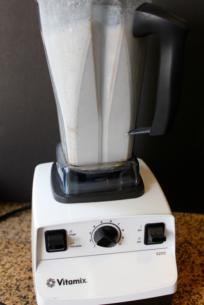 How to Make Homemade Almond Milk