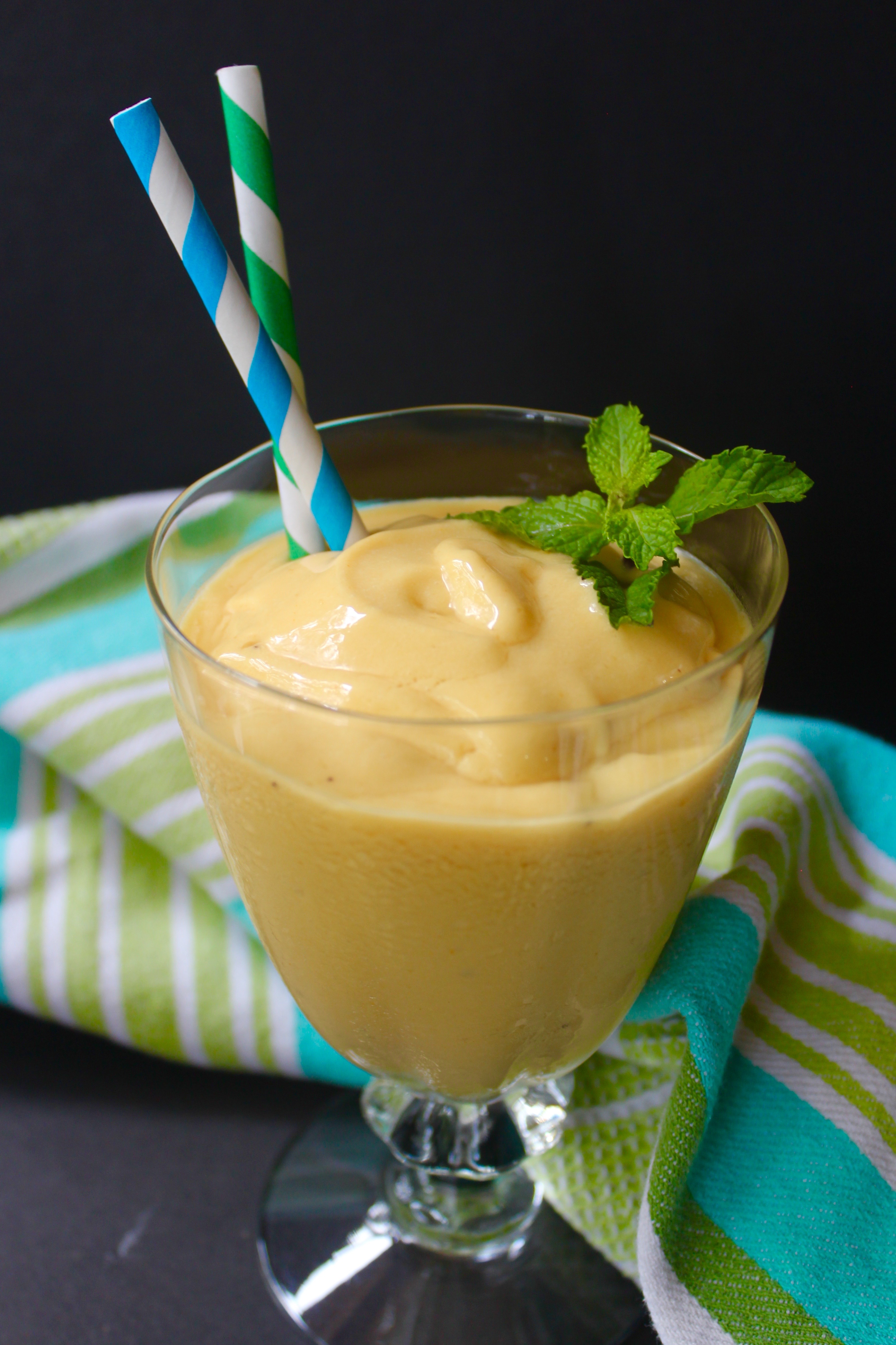 Mango Banana Smoothie