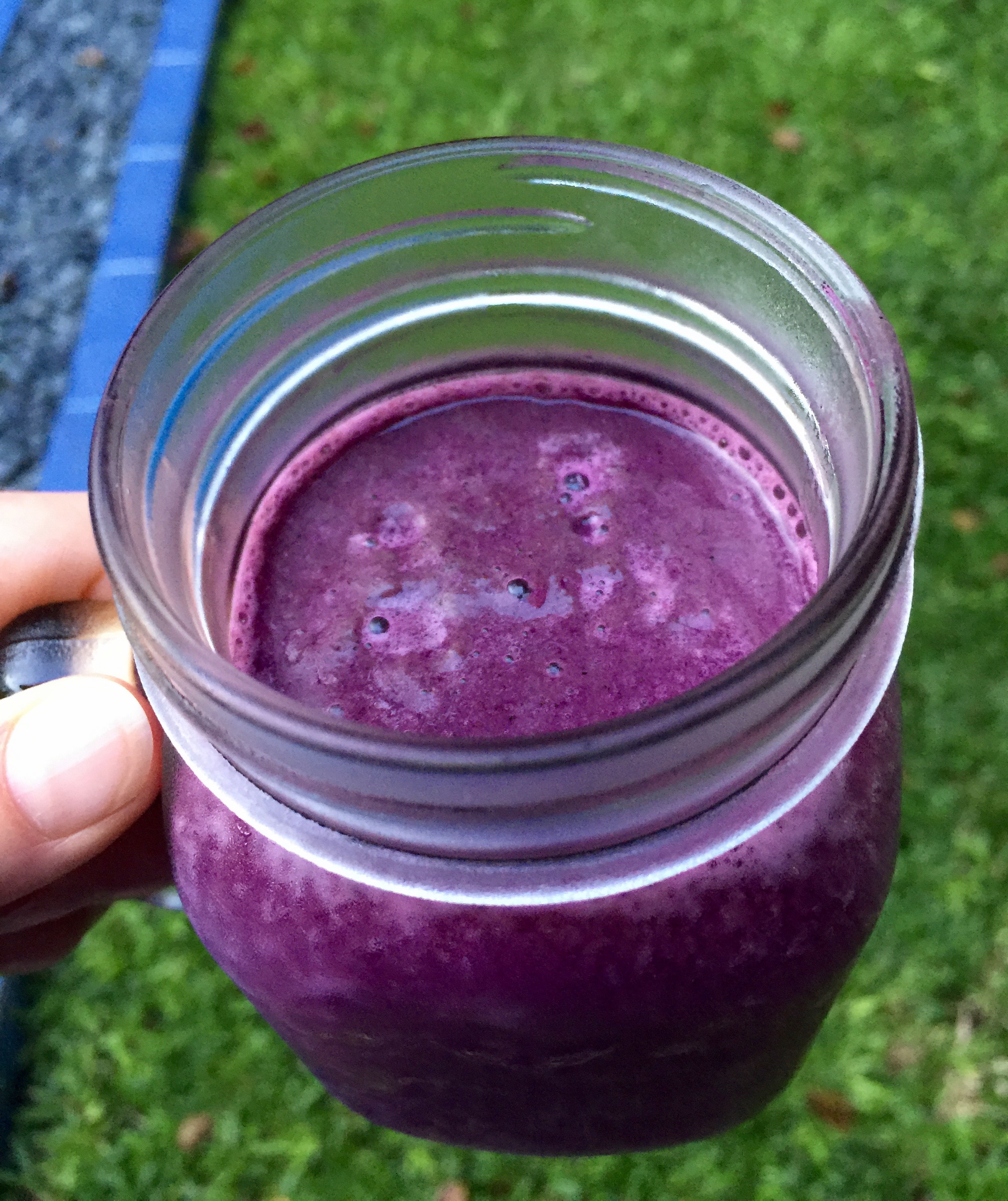 Dragonfruit & broccoli leaf smoothie