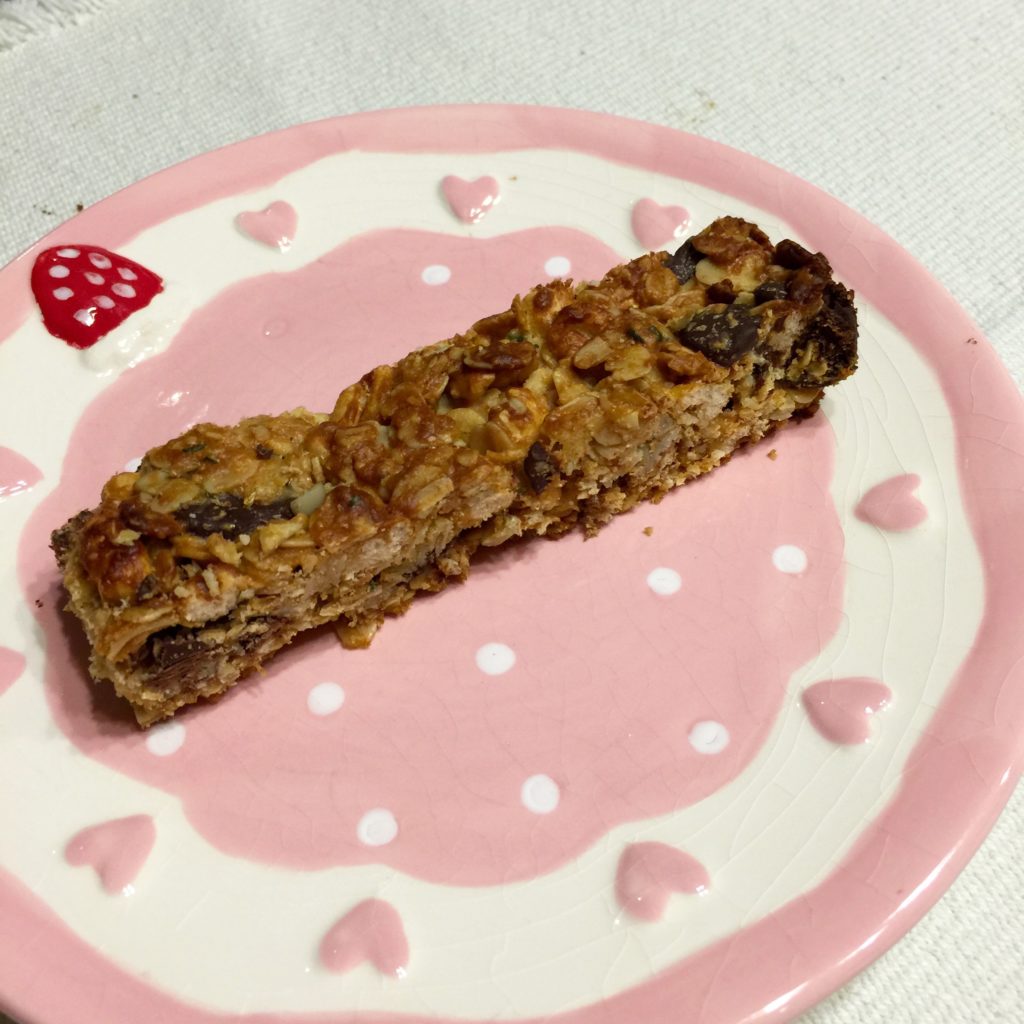 Chocolate chip muesli bar