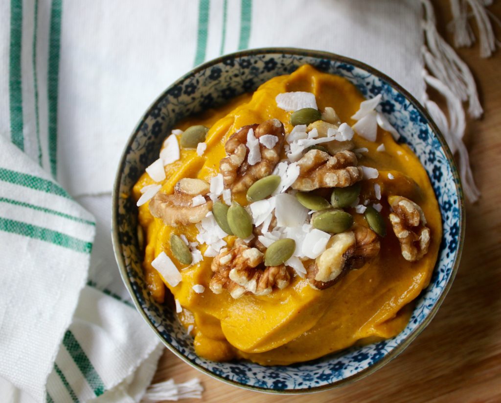 Pumpkin Pie Smoothie Bowl