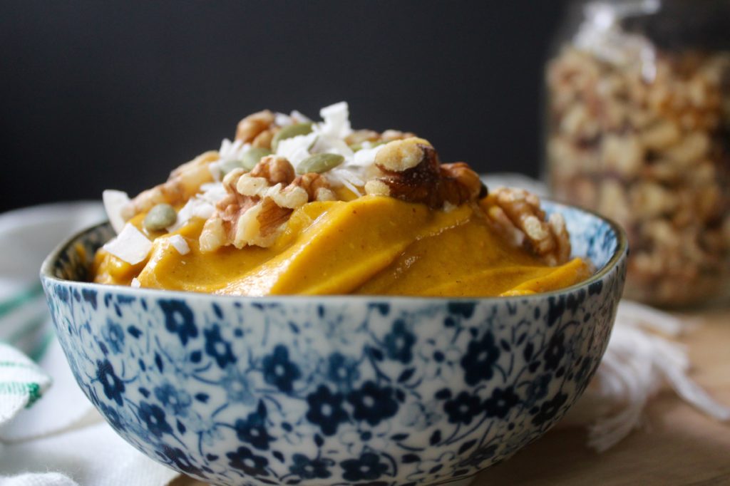 Pumpkin Pie Smoothie Bowl